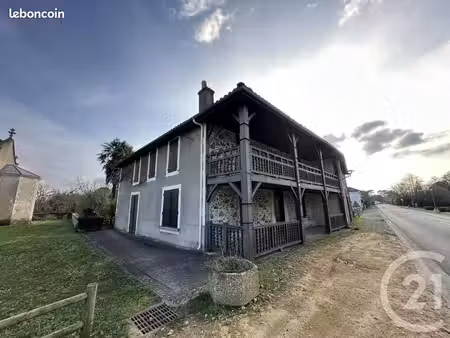 maison 9 pièces 239 m²