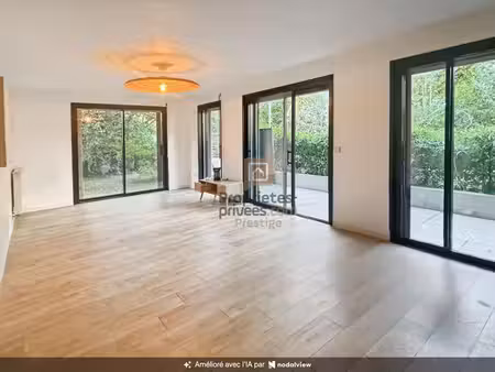 bordeaux-cauderan appartement trois chambres terrasse parking et deux caves