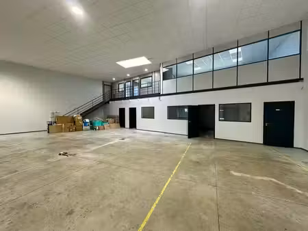location local d’activités gonfreville-l’orcher 76700 330m²