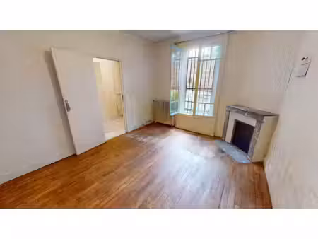 exclusivité guy hoquet : maison de ville avec extérieur et box à montreuil
