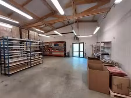 location bureaux et commerces à saint-sulpice-le-verdon (85260) : à louer / 731m² saint-su