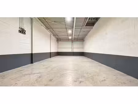 bâtiment d’entreprise à louer à kruibeke pour € 1.125