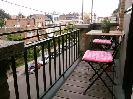 appartement 1 ch. lumineux avec terrasse