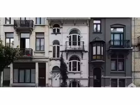 maison à louer à forest pour € 2.450 avec 4 chambres à coucher
