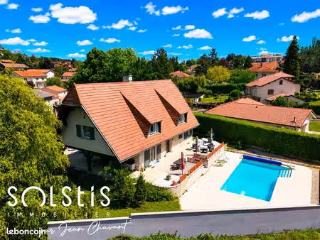 propriété 7 pièces 246 m²