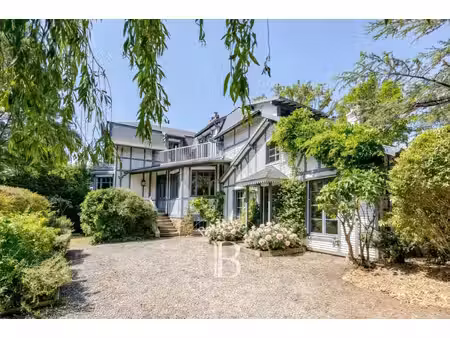 maison de luxe à vendre dans le quartier les bures