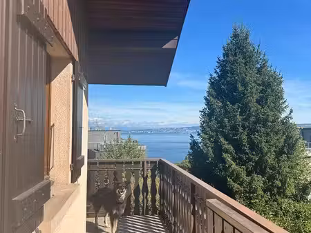 t2 meublé avec vue époustouflante sur le lac léman – évian-les-bains