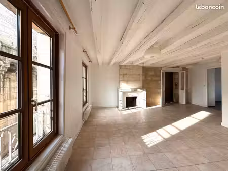 appartement de caractère · 94 m² · 3 chambres · grande terrasse · centre-ville de niort