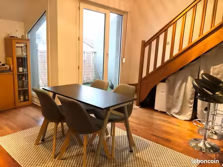 t2 meublé 52m2 + parking (métro république villeurbanne)