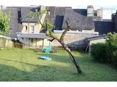 mauriac - republique - maisonnette duplex 32 m2 + jardin 480 m2
