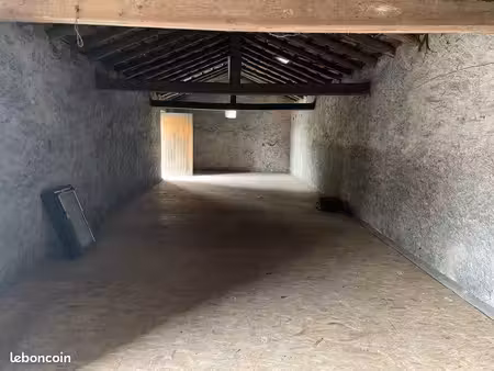 local de stockage et garage