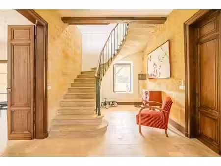 maison de maitre parfaitement rénovée avec dépendances et parc arboré