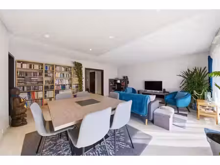 appartement type iv avec balcons