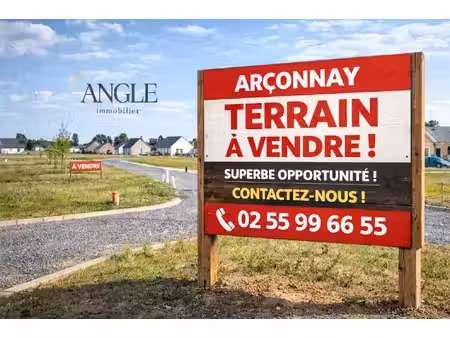 terrain viabilisé et constructible de 701 m² – arçonnay (lo