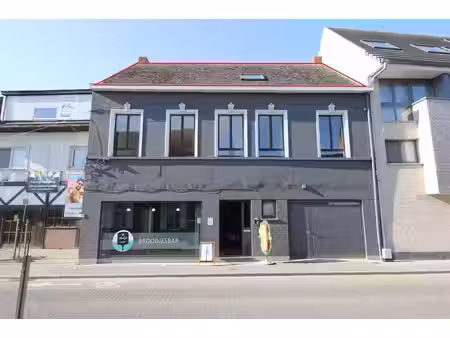 charmant loft-appartement met mezzanine en terras