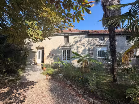 plaisance(32) du gers: authentique longere xviiis de 240m2  4chambres  sur jardin paysagé 