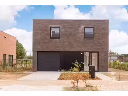 nieuwbouwwoning met 4 slaapkamers en twee badkamers!