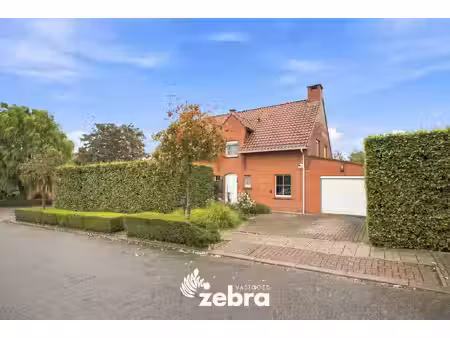 verzorgde villa gelegen in een doodlopende straat vlakbij bellegem centrum!