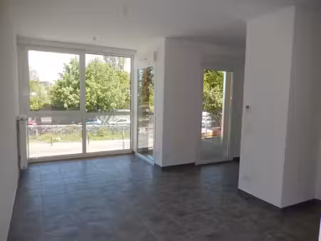 t2 avec garage et terrasse - le puy