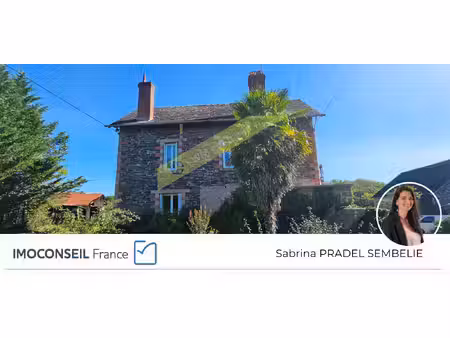 corps de ferme divers batîments agricole+ maison d'habitatio