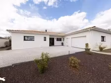 vente maison piscine au champ-saint-père (85540) : à vendre piscine / 135m² le champ-saint