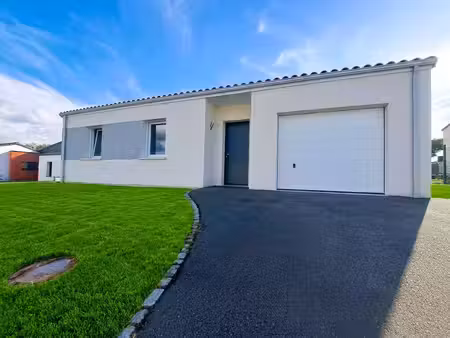 vente maison 4 pièces  89.98m²  mesnard