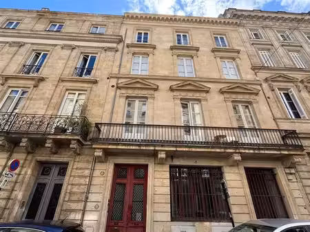 location bureau bordeaux 83 m²