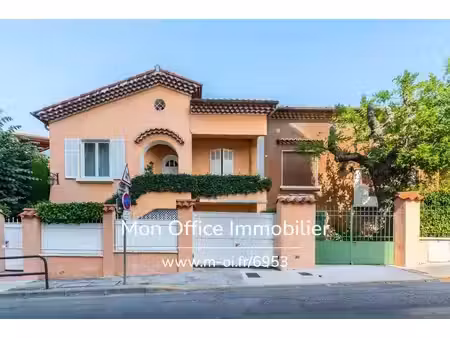 maison aix-en-provence - 5 chambres - 228m²