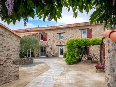 vente maison à essarts-en-bocage (85140) : à vendre / 430m² essarts-en-bocage
