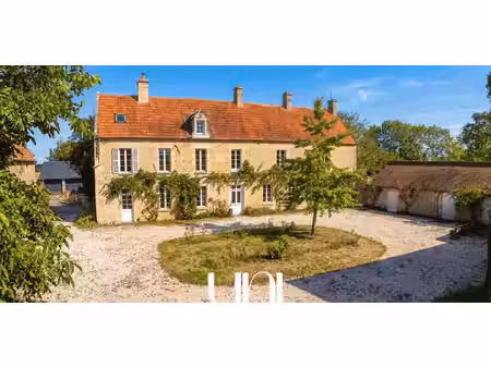 corps de ferme avec dépendances et jardin rots (14)