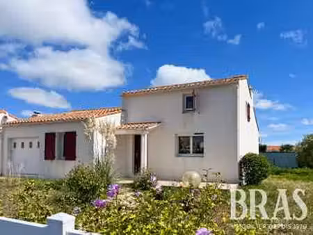 vente maison aux sables-d'olonne (85100) : à vendre / 100m² les sables-d'olonne