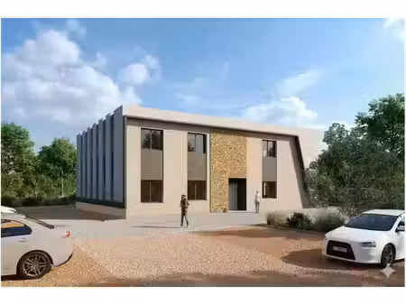 vente local commercial 92m2 hyères 83400 - 370560 € - surface privée