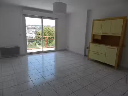 location appartement 1 pièce 27m² figeac 46100