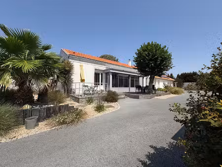 maison 6 pièces 175 m² à vendre / acheter surgères 17700 ? | era immobilier