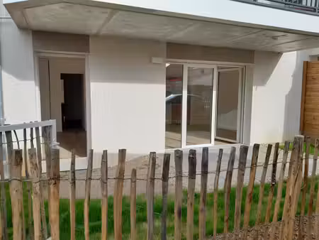 hyper centre challans - appartement neuf une chambre avec stationnement