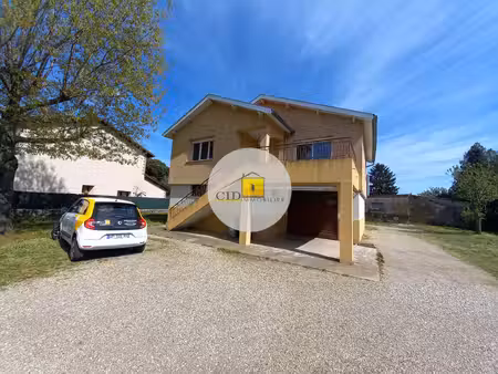 location maison 4 pièces 77m² st bonnet de mure 69720