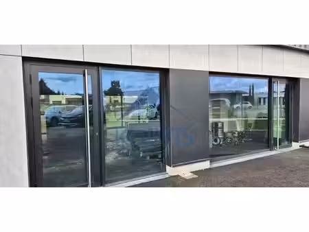 location commerce chazay d azergues 69380 63m²