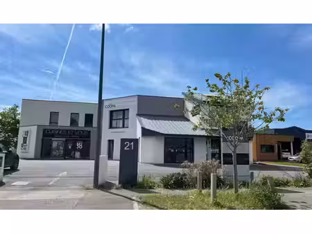 location commerce mellac 29300 147m²