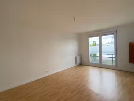 location appartement 1 pièce 27m² st gregoire 35760