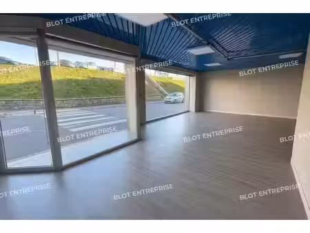 location commerce lamballe 22400 135m²