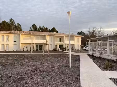 saint médard - t2 avec terrasse et parking