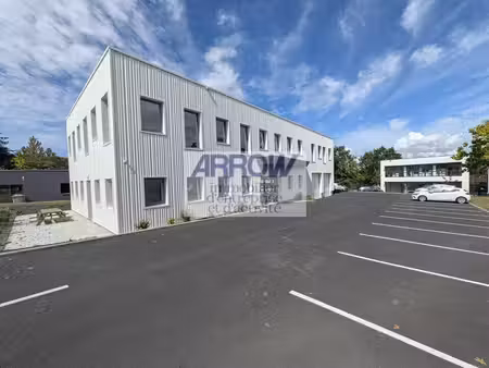 location bureaux 41m² à 443m²