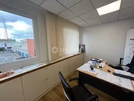 location bureaux 98m²