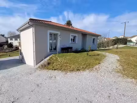 location maison 4 pièces 95 m² à saint-léonard-de-noblat (87400)  940 €