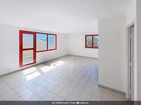 location locaux professionnels 3 pièces 62 m² à miramas (13140)  1 100 €