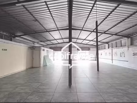 location locaux professionnels 1 pièce 330 m² à baie mahault (97122)  5 940 €