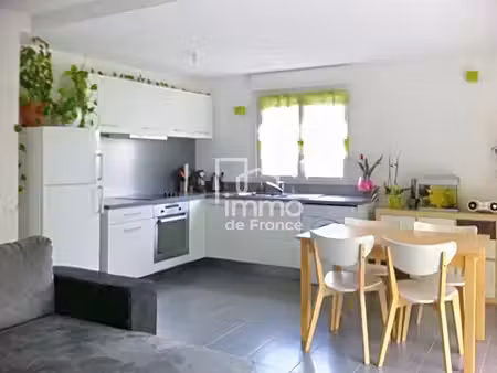 à vendre pour investisseur  t3 a chevrier / 60 m2