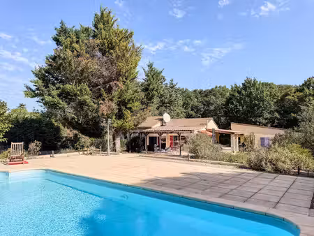 villa 105 m2 sur terrain de 1699 m2 avec piscine