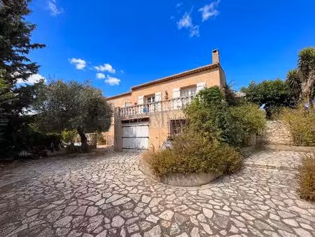 a vendre frejus proche commerces et écoles villa individuell