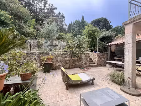 maison au pied de grimaud